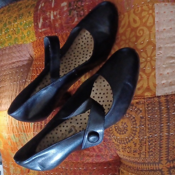 American Eagle Lower East Side Women Kim Black leather Mary Jane Pumps, sz 9 - Picture 3 of 9